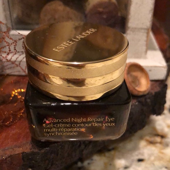 Estée Lauder Eye Cream - Picture 1 of 5